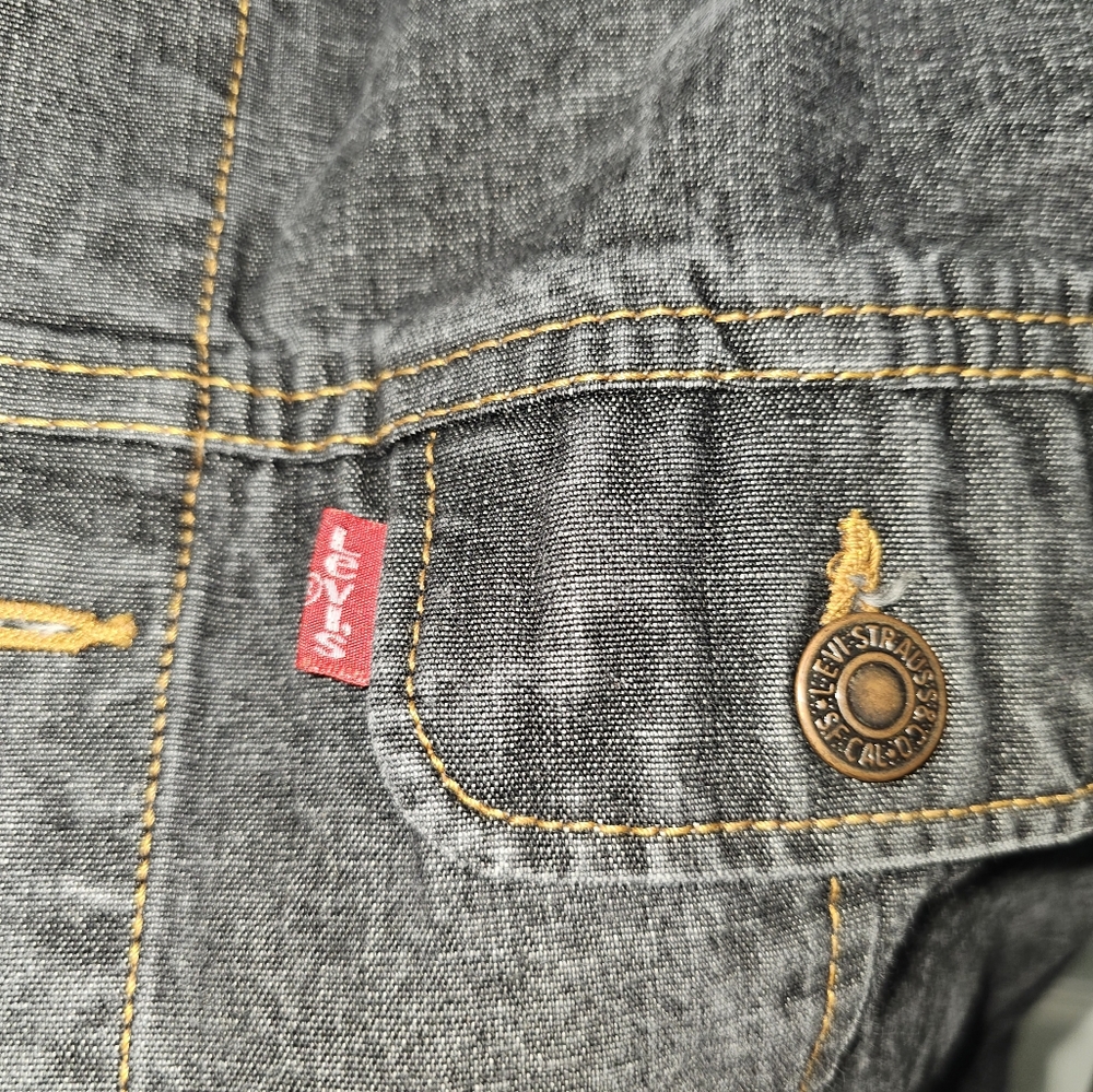 Vintage Levi's Women's Black Acid Washed Denim Jacket, Size M - Picture 4 of 12
